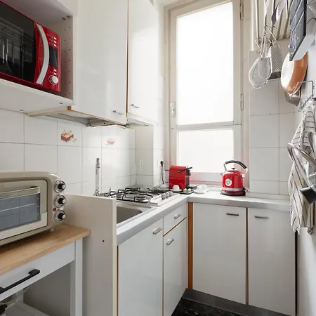 Guesthost - Porta Ticinese - Modern Apartment