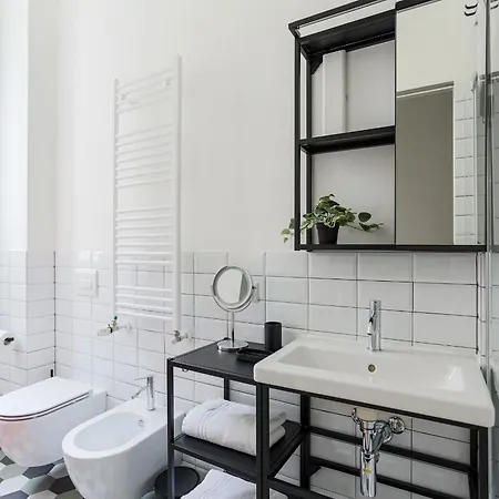 The Rent - Colorful Center Apartment *