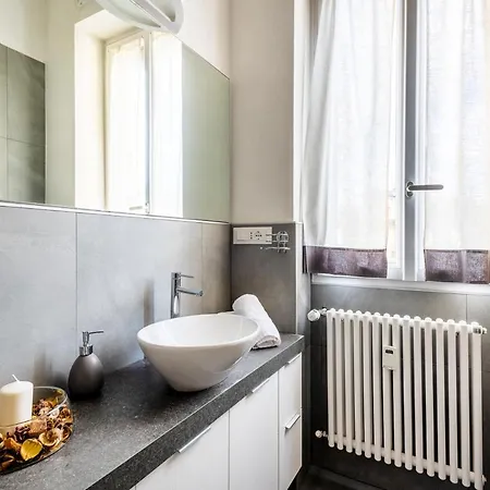 Exclusive 3 Bedrooms Near Duomo Apartment Milan