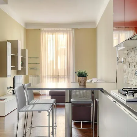 Joivy Inviting 1br Flat Near Citylife District * Milánó