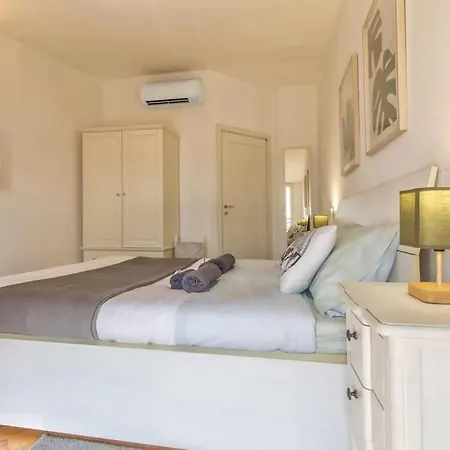 Unique & Strategic Flat, 50m From M4 Station * Mailand