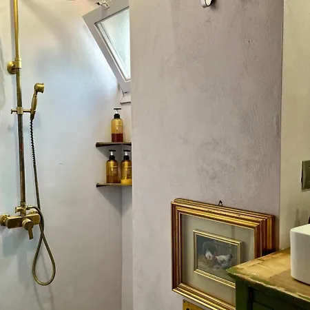 Charming And Design Attic Loft In Coolest Area Navigli Ticinese מילאנו
