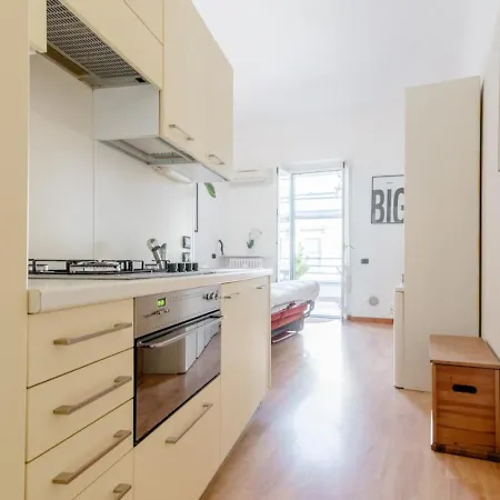 Stayeasy Moscova Terrace - Near Brera & Garibaldi Апартаменты Милан