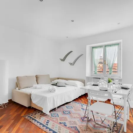E Luminoso-4 Persone-metro M2 E Navigli Apartman Milánó