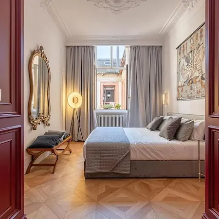 Bramante Oro Unique Art Apartment