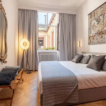 Apartment Bramante Oro Unique Art
