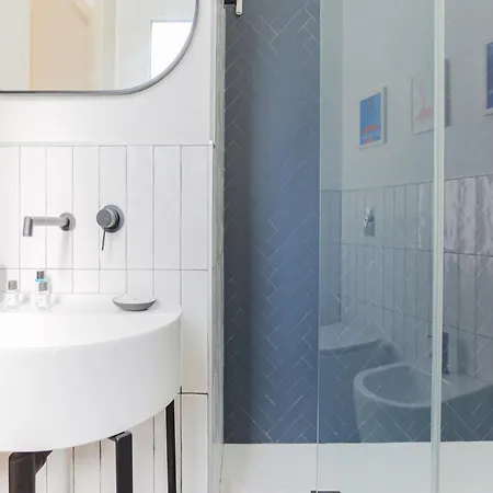 The Rent - Spacious And Renovated Multi-room In The Missori Area דירה *