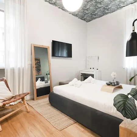 Easylife - - Achille Zezon 8 - *