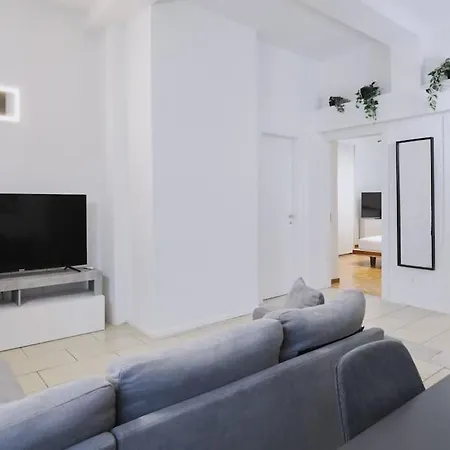 Apartament Lenny's *