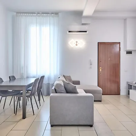 Lenny's Apartment *