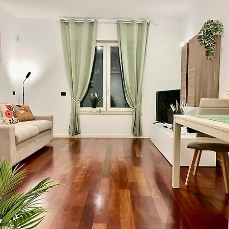 Station, 4-bed With Terrace * ميلان