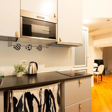 Design E Stile, Rifugio Alighieri A Centro