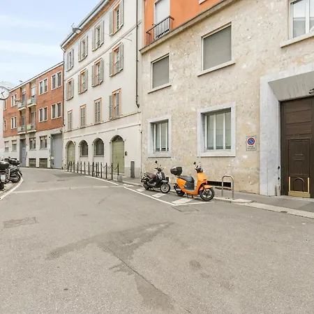 Apartmán Homycare Stylish With Jacuzzi & Balcony Steps From Duomo