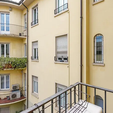 Apartmán Homycare Stylish With Jacuzzi & Balcony Steps From Duomo