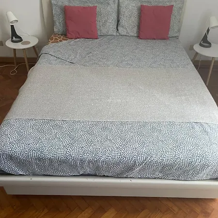 Diana Vicino Stazione E Centro Citta Milánó