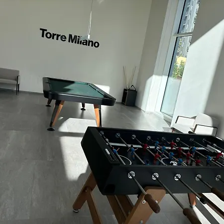 Torre Skyview Gym Pool & Rooftop Apartment Milan