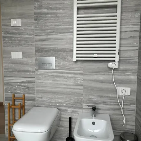 Apartment Torre Skyview Gym Pool & Rooftop Milan