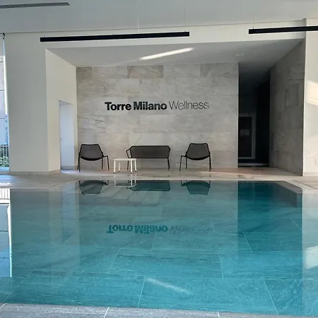 Apartment Torre Skyview Gym Pool & Rooftop Milan