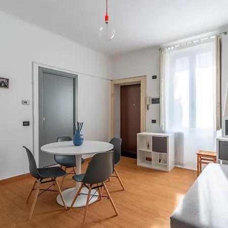 Ludo's Navigli Apartment *