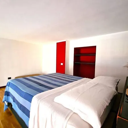 Pop Loft Self Check In & Free Wifi Daire