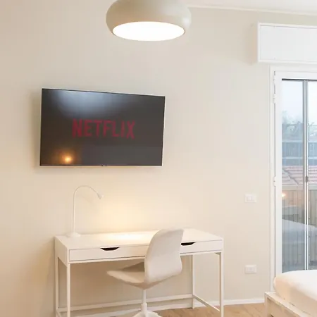 Apartment Dreams Exclusive With Terrace - Free Parking - M1 Station - Near Center Milan