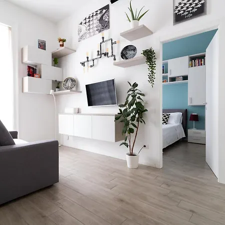 Cinema Station - 10 Mins Citycenter * Milán