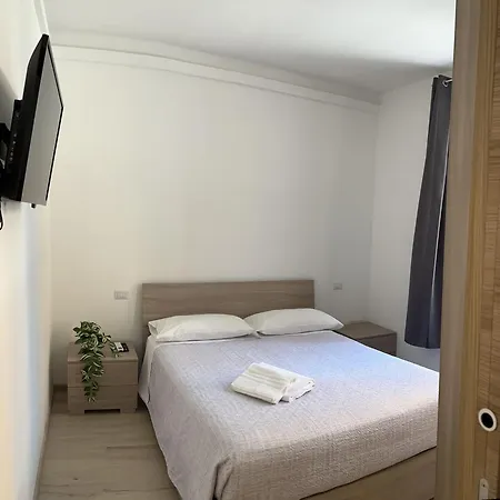Apt. N. 5 *