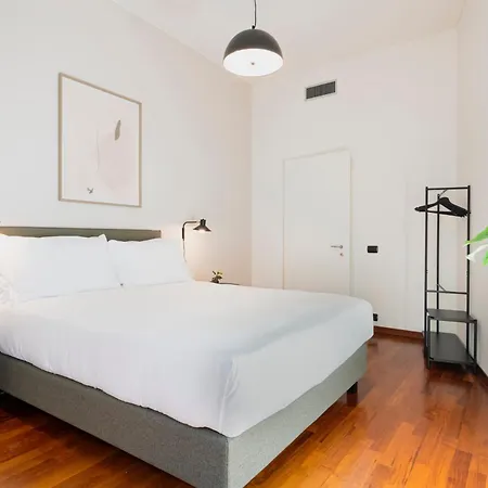 Relstay - Montenapoleone Apartmán Milán