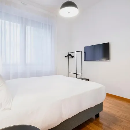 Relstay - Montenapoleone Apartmán Milán