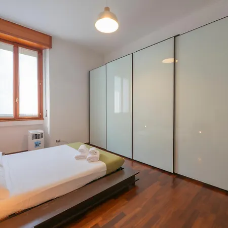 Xenia - Classical In Station Apartman Milánó