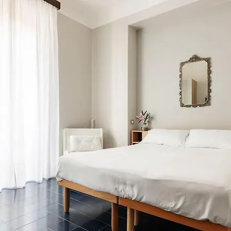 Casa Dina - Monolocale Washington De Angeli ミラノ