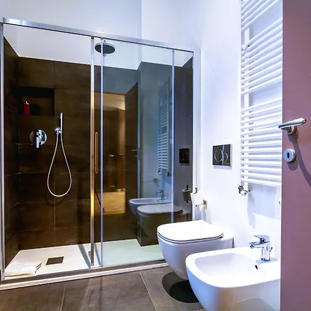 In Historic Building- Porta Venezia Apartment