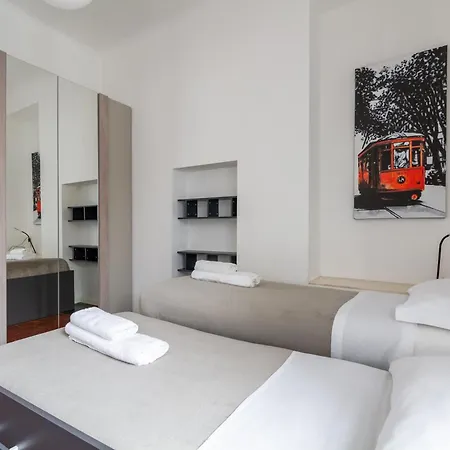 In Historic Building- Porta Venezia Daire *