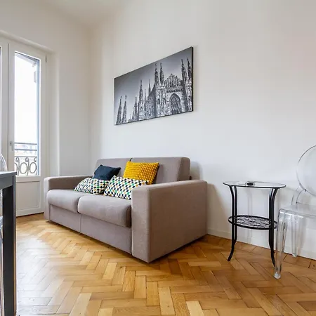 Apartment In Historic Building- Porta Venezia Milan
