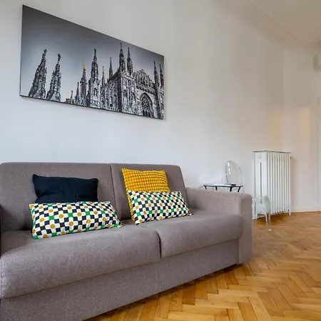 In Historic Building- Porta Venezia Apartment Milan