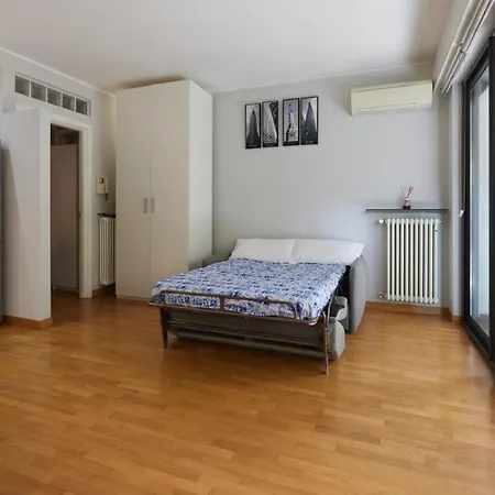 Bande Nere Studio- A Few Steps From Metro Milan