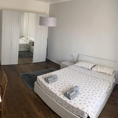 Cozy Shared Restroom In San Siro - Citylife Guest house