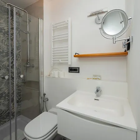 Xenia - Intimate In Sempione Apartman