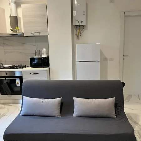 Jcube Bocconi Apartman *