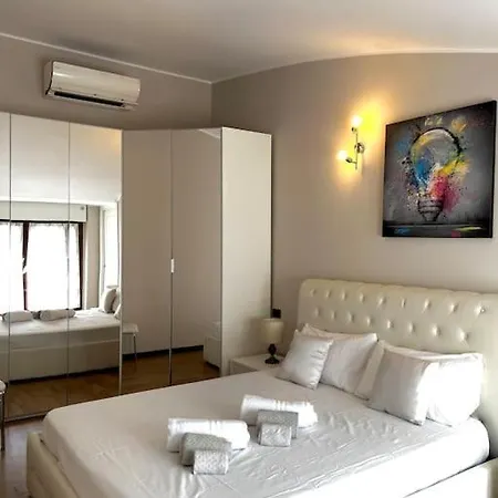 Apartment Moderno E Luminoso Con Terrazzo, M2 Malpensa Train Milan