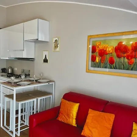 Moderno E Luminoso Con Terrazzo, M2 Malpensa Train Apartment *
