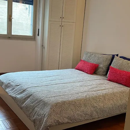 Diana Vicino Stazione E Centro Citta Milánó