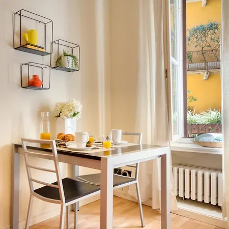 Apartamento Guesthost - Deangeli Nest Romantico Bilocale Di Design In Zona De Angeli, Rinnovato E Accessoriato