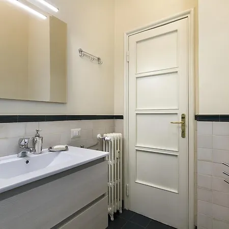 Papiniano 38 * Mediolan