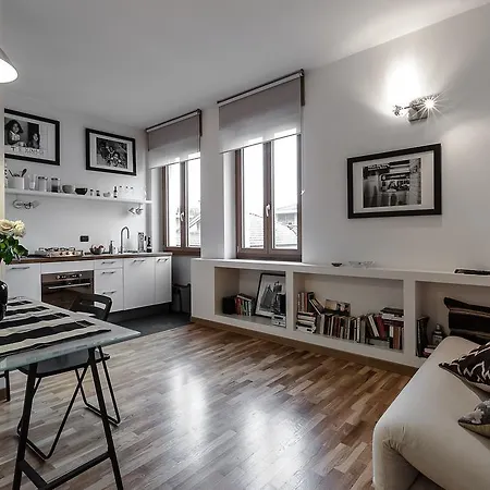 Design Bocconi Apartman *