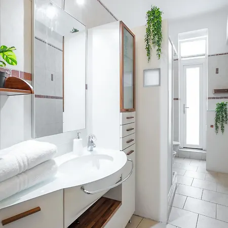 Stazione Centrale-duomo - Con Terrazzo Privato Apartment