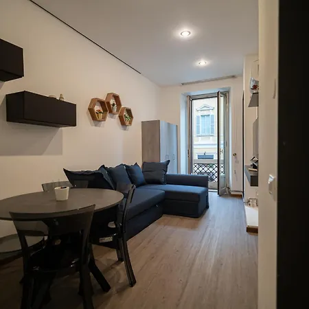 Corso Venezia View With Private Balcony - Corso Venezia Appartement