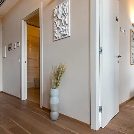 Ideal Rent - Lucini 19 Apartament