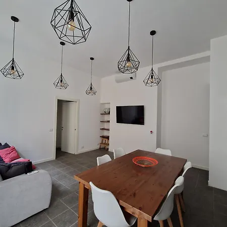 Homes & - Meravigli Den מילאנו