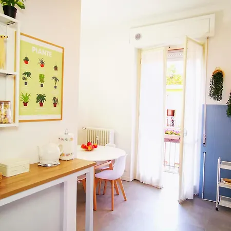 Daire Spacious 50 Meters From The Metro *